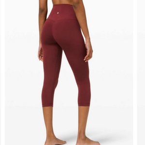 NWOT Lululemon Align Crop